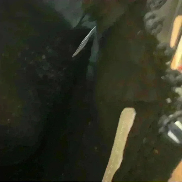 Danielle Nicole Crossbody knit, fringe, Crochet EUC wood handles - Picture 6 of 8